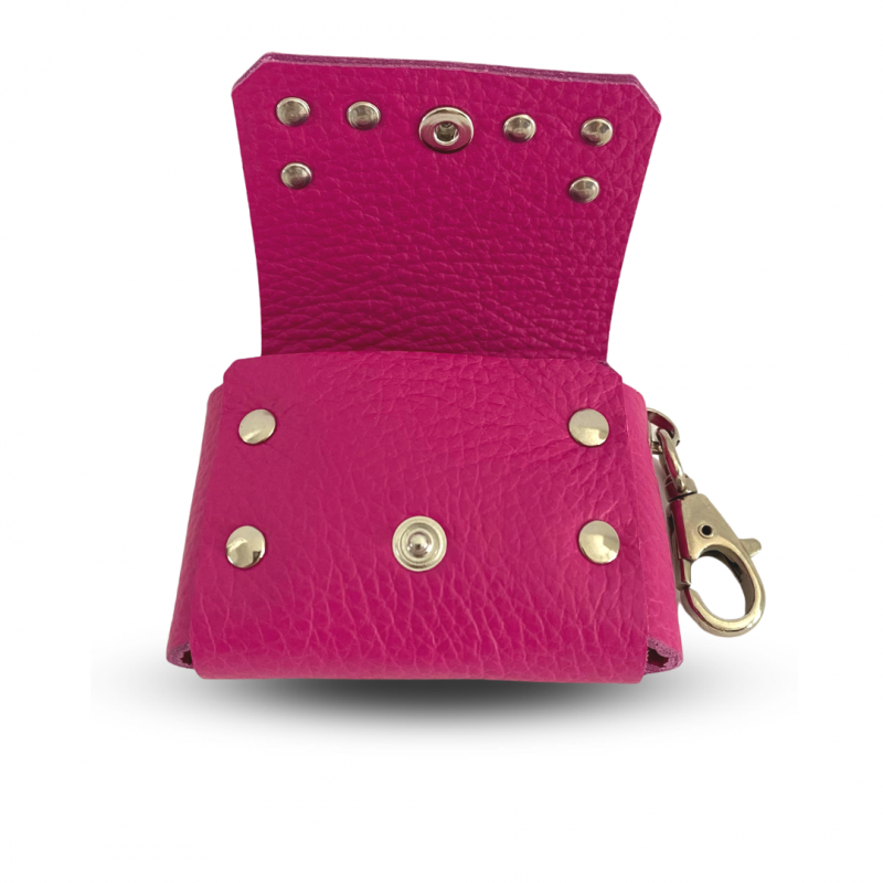 Porta Sacchetti per cani Linea Fuchsia in vera pelle con borchie cuore - immagine 2