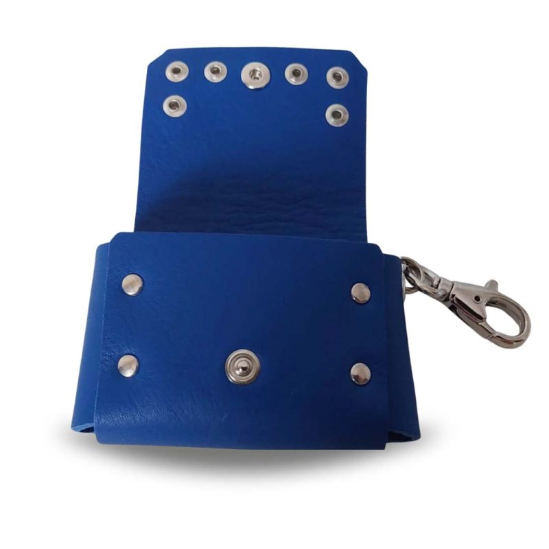 Porta Sacchetti per cani Linea Sky in vera pelle con borchie - immagine 3